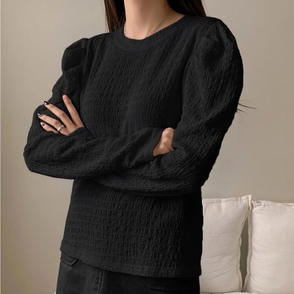 DAZY Solid puff sleeve textured blouse - Picture 2 of 5